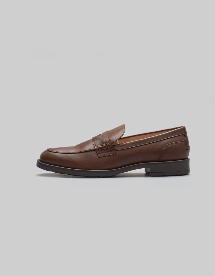 Brązowe buty penny loafers skórzane f308