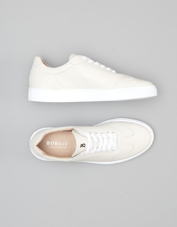 Białe sportowe buty f500