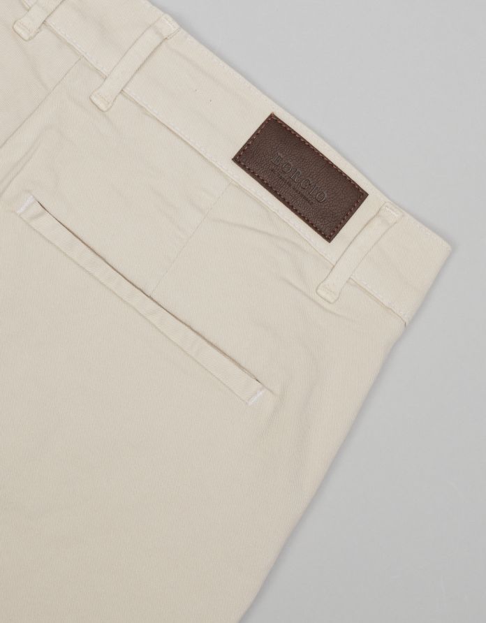 Krótkie spodenki menfi białe