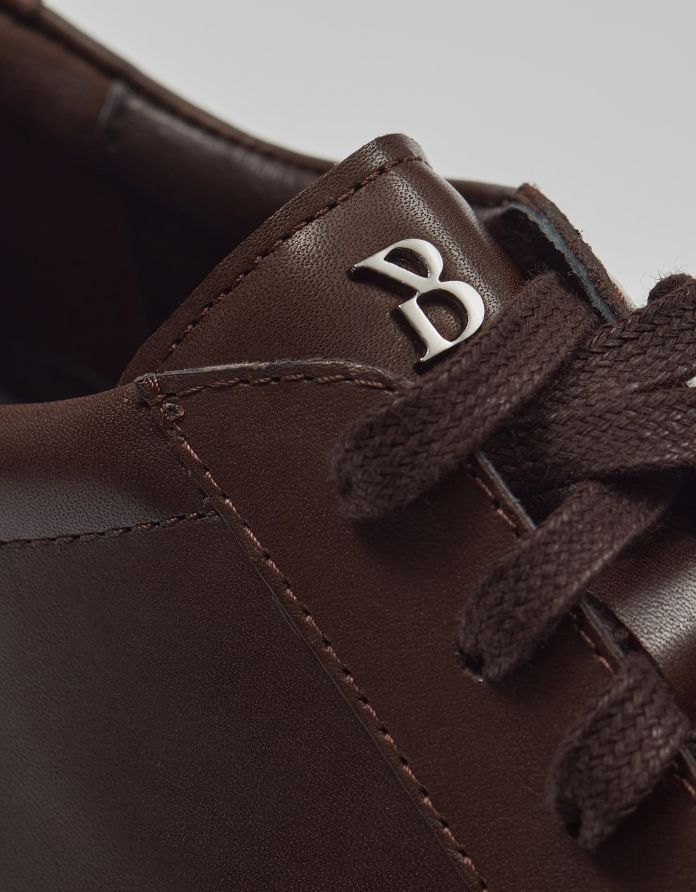 Brązowe sportowe buty D500