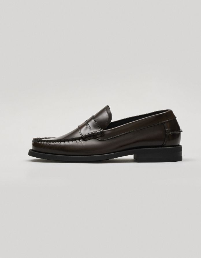 Brązowe buty penny loafers skórzane f309