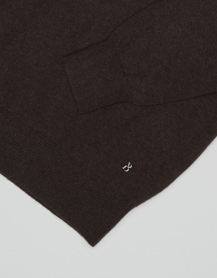 sweter caravaggio on brązowy