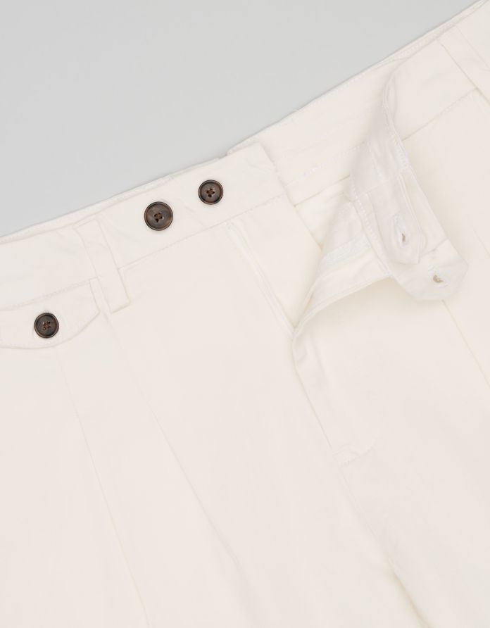 krótkie spodenki szorty tavullia ecru slim fit