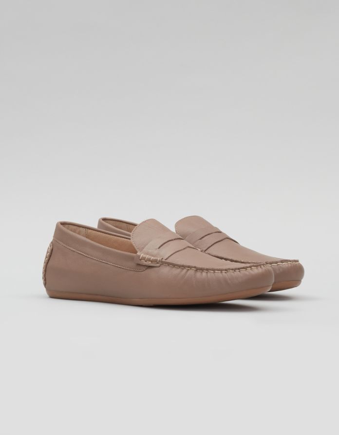 Beżowe mokasyny skórzane F300