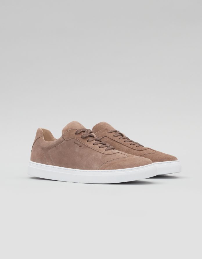 Beżowe sportowe buty zamszowe F502