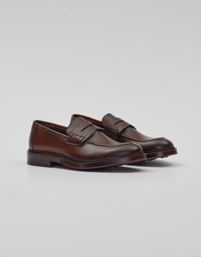 Brązowe buty penny loafers E308