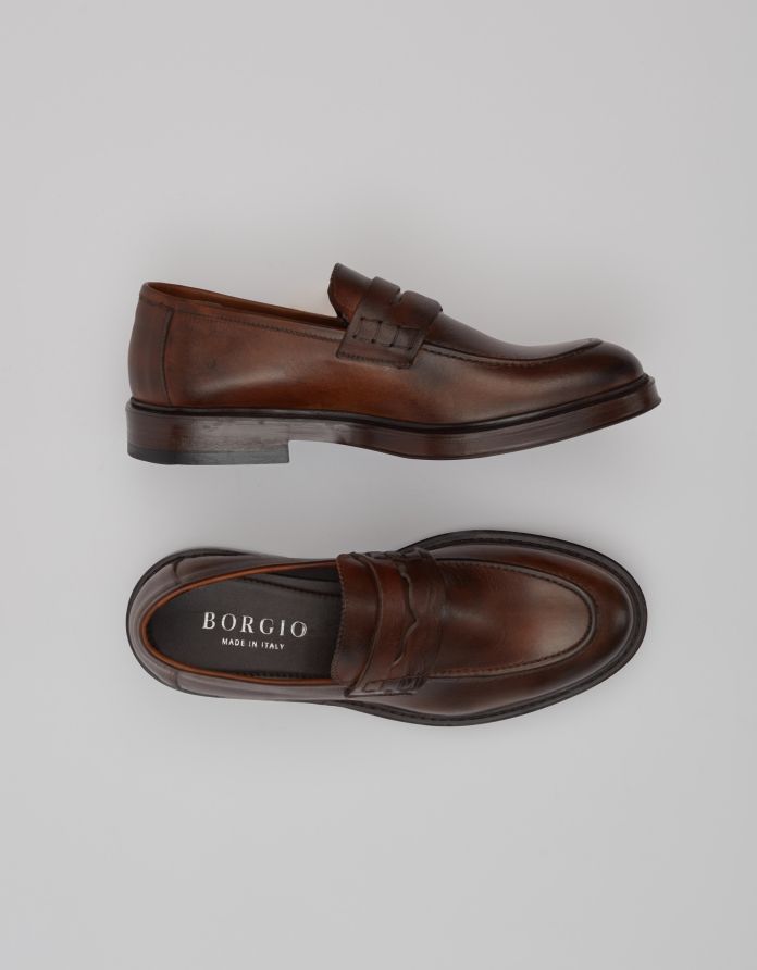 Brązowe buty penny loafers E308