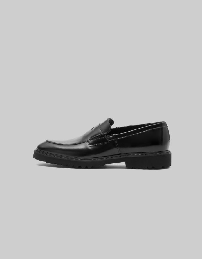 Czarne buty penny loafers skórzane D308