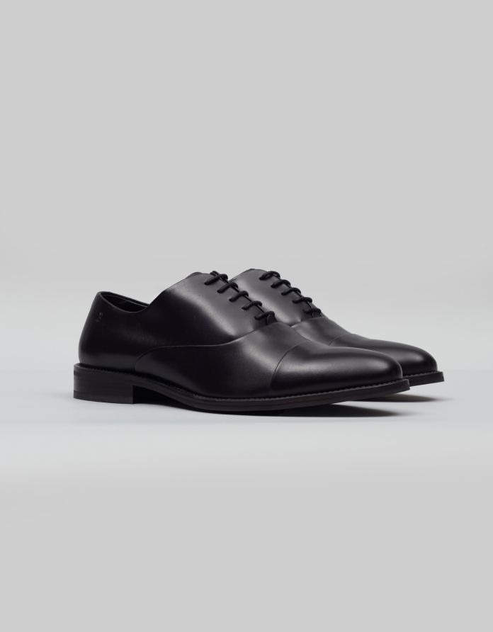 Czarne buty oxfordy skórzane K002