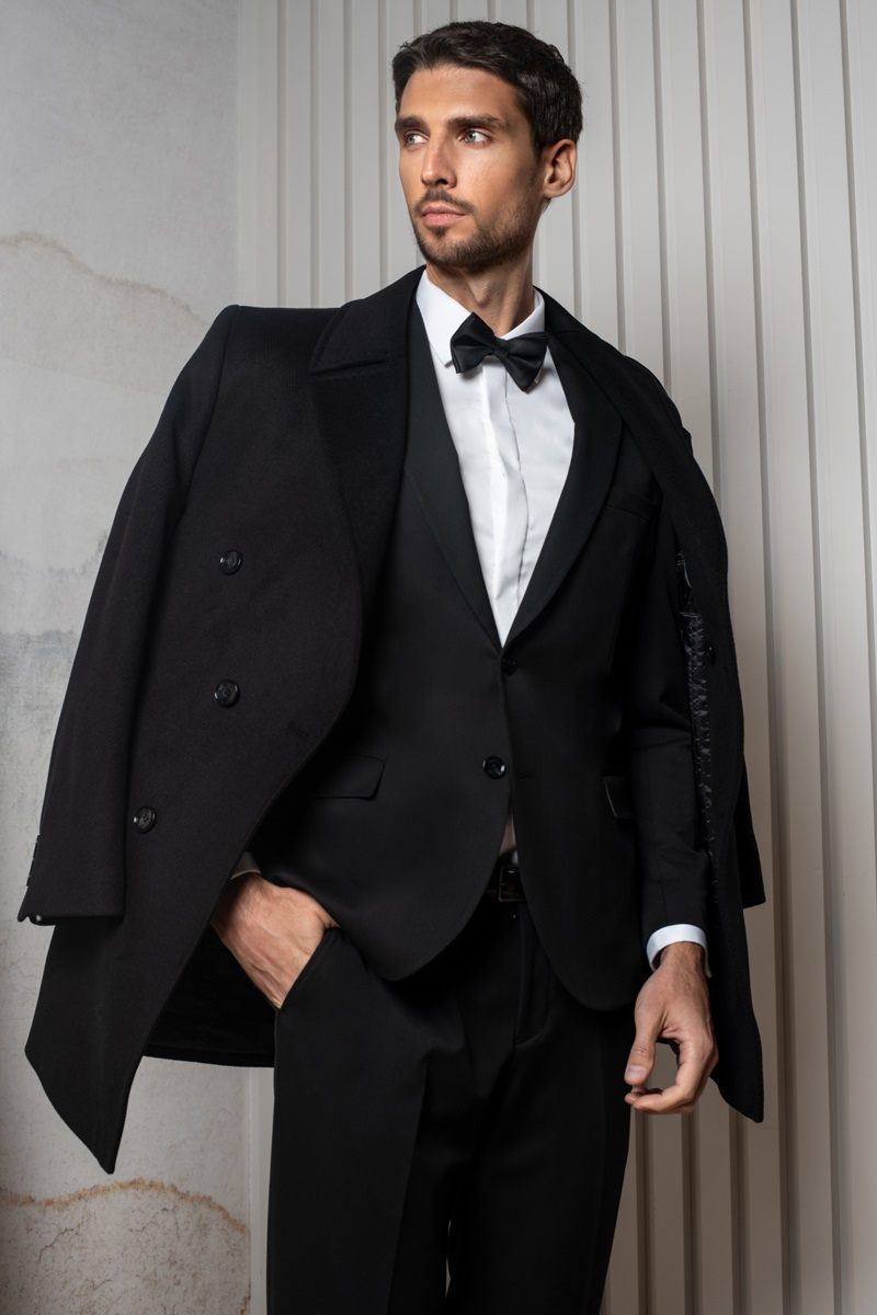 Jaka kamizelka do czarnego garnituru?